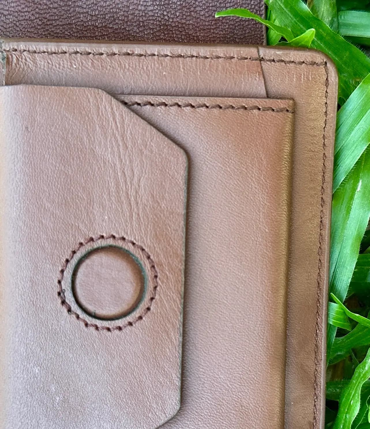 REY Classic Bi-Fold Genuine Leather Wallet for Men